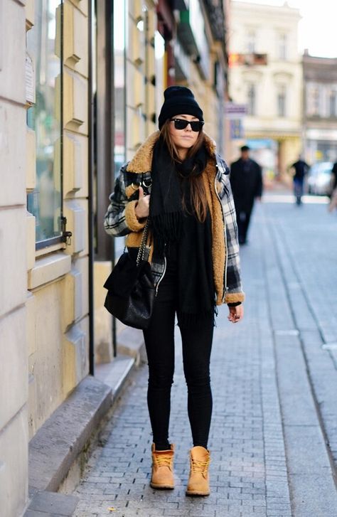 Winter Timberland Outfits Women, Timberland Outfit, Timberland Outfits, Mode Shoes, Timberlands, Again And Again, Winter Clothes, Looks Style, Mode Inspiration