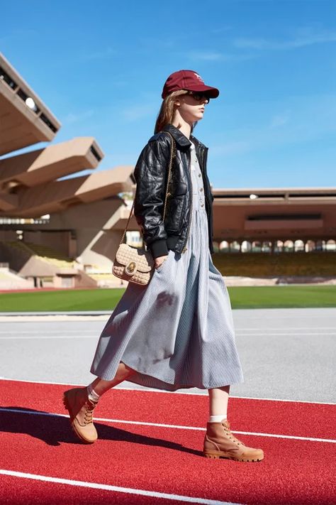 Celine Spring 2021 Ready-to-Wear Collection | Vogue Celine Fashion, Luxury Women Fashion, 가을 패션, Fashion Show Collection, Vogue Paris, Primavera Estate, A Dress, Runway Fashion, Summer Women