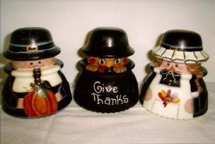 Painted Insulators Diy, Crafts With Insulators, Telephone Insulators Ideas, Snowman Insulators, Insulator Snowman, Glass Insulator Ideas, Painted Insulators, Insulators Repurposed, Insulator Crafts