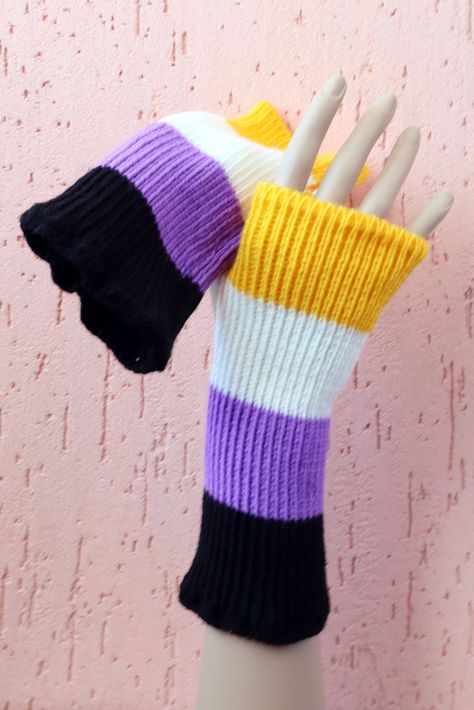 Pride items to brighten up your day!nonbinary pride slouchy yellow, white, purple, black gloves These gloves work well with the following accessories: https://www.etsy.com/listing/267817137/pride-scarf-hat-lgbtqpride-nonbinary?ref=shop_home_active_29&frs=1&crt=1 https://www.etsy.com/listing/1026136966/nonbinary-pride-gift-hand-knitted-boot?ref=shop_home_active_3&frs=1 Shipping time is 1-2 weeks to Europe and 3-4 weeks to the rest of the world but it can take few days more. Colors may vary based Enby Clothes Ideas, Pride Outfit Ideas Nonbinary, Outfits To Wear To Pride, Nonbinary Pride Outfit, Nonbinary Aesthetic, Non Binary Outfits, Lgbtq Outfit, Pride Clothes, Pride Festival