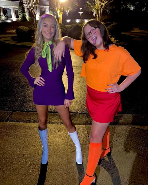 Daphne Blake Costume Ideas, Daphne Dress Scooby Doo, Daphanie Costume, Daphne Scooby Doo Halloween Costume, Matching Bff Costumes, Disfraz Dafne Scooby Doo, Scooby Doo Costumes Daphne, Vilma Scooby Doo Costume, Fantasia Daphne