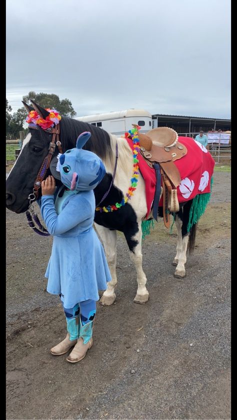 Lilo And Stitch Horse Costume, Horse Show Costume Ideas, Cute Horse And Rider Costumes, Costume Ideas With Horses, Halloween Costume With Horse, Horse And Human Halloween Costumes, Costume Horse And Rider, Easy Horse Costumes, Costumes For You And Your Horse