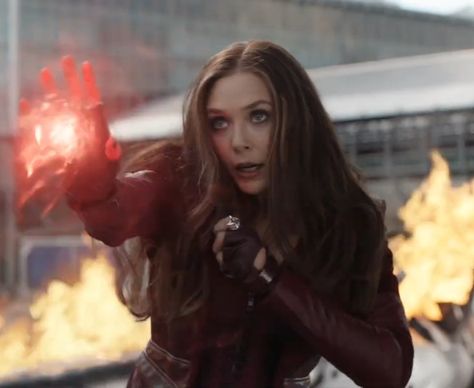 Wanda Avengers, Avengers Characters, Elizabeth Olsen Scarlet Witch, Scarlet Witch Marvel, Marvel Photo, Scarlett Witch, Wanda Maximoff, Marvel Women, Marvel 3