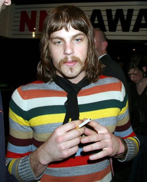 Caleb Followill, Rollin Stones, Band Outfits, Kings Of Leon, Liam Gallagher, Great Bands, Man Crush, Girls Jeans, Rock Bands