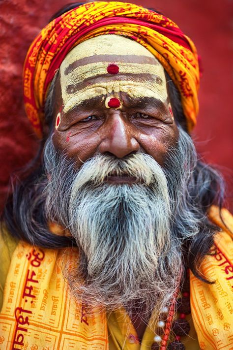 portrait in Pashupatinath by Manuel Lao on 500px Old Man Portrait, Portrait Photography Men, Old Faces, Dark Art Drawings, Best Portraits, Indian Art Paintings, Black And White Portraits, Male Portrait, People Of The World