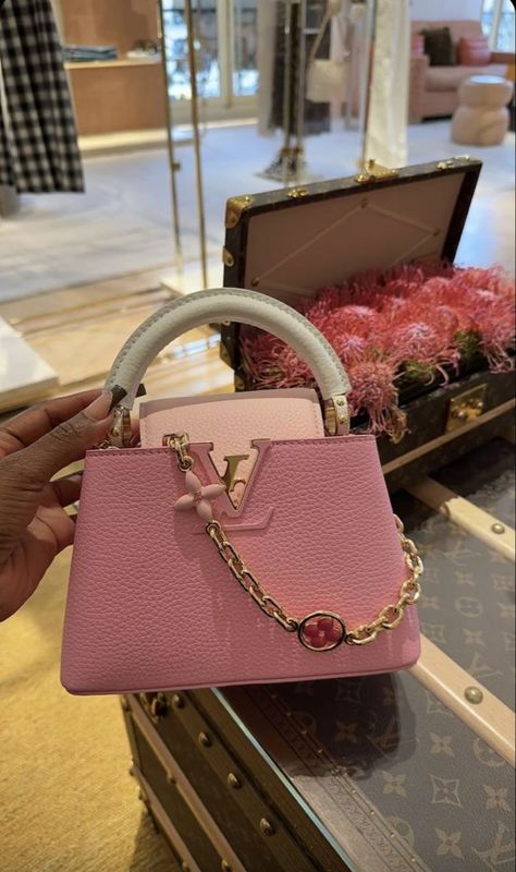 Bag Accessories Aesthetic, Pink Louis Vuitton Bag, Pink Louis Vuitton, Tas Lv, Accessories Aesthetic, Luxury Bags Collection, Bag Obsession, Hot Bags, Girly Bags