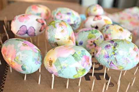 Decopauge Easter Egg, Egg Decoupage, Decoupage Easter Eggs, Dyed Eggs, Diy Decoupage, Mod Podge Crafts, Spring Decor Diy, Easter Egg Crafts, Easter Eggs Diy