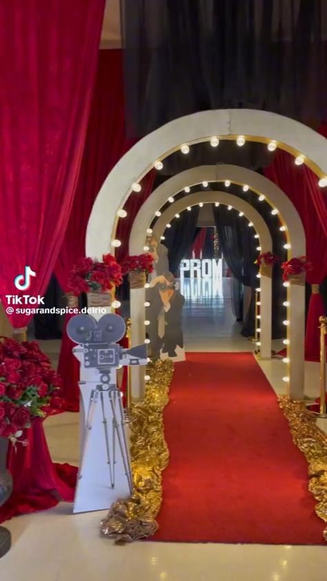 Gala Prom Theme, Met Gala Prom Theme, Hollywood Theme Prom, Hollywood Red Carpet Theme, Prom Theme Decorations, Hollywood Decorations, Hollywood Theme Party Decorations, Red Carpet Decorations, Prom Theme Party