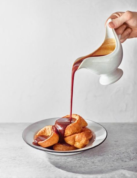 Here’s how to create the ultimate meaty, full-flavoured, glossy gravy. Just the thing, for your weekly Sunday lunch ritual Sunday Roast British, Best Roast Recipe, Roast Gravy, Beef Gravy, Christmas Campaign, Good Roasts, Beef Bones, Sunday Lunch, Sunday Roast