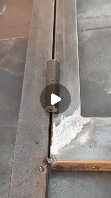 Weld On Hinges, Welding Workshop, Steel Workshop, Welding Rigs, Welding Tips, Diy Crafts Life Hacks, Welding And Fabrication, Welding Rods, Steel Fabrication