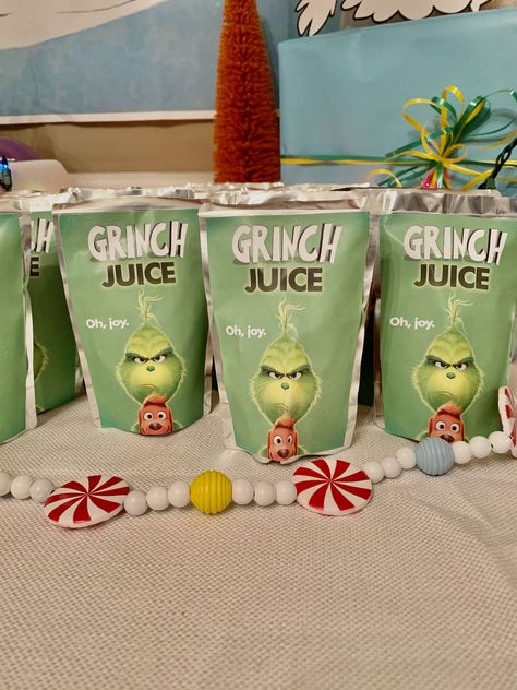 The Grinch Bday Party Ideas, Grinch Birthday Decorations, Grinch Party For School, Grinch Christmas Sleepover, Grinch Two Year Old Birthday Party, Grinch First Birthday Photoshoot, Grinch 5th Birthday Party, Grinch 3rd Birthday Party, Twoville Birthday Party