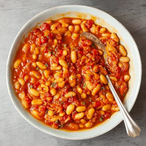 British Baked Beans British Baked Beans Recipe, British Baked Beans, Grill Sides, Heinz Baked Beans, Baked Beans Recipe, Beans On Toast, Full English Breakfast, Grilling Sides, Dry Beans