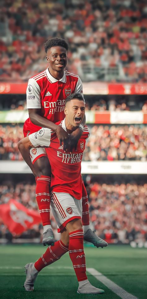 Football Red Aesthetic, Saka Arsenal Aesthetic, Arsenal 2023 Wallpaper, Arsenal Coldest Photos, Arsenal Astetic, Saka And Martinelli, Arsenal 2023/2024, Martinelli Arsenal Wallpaper, Football Wallpaper Arsenal