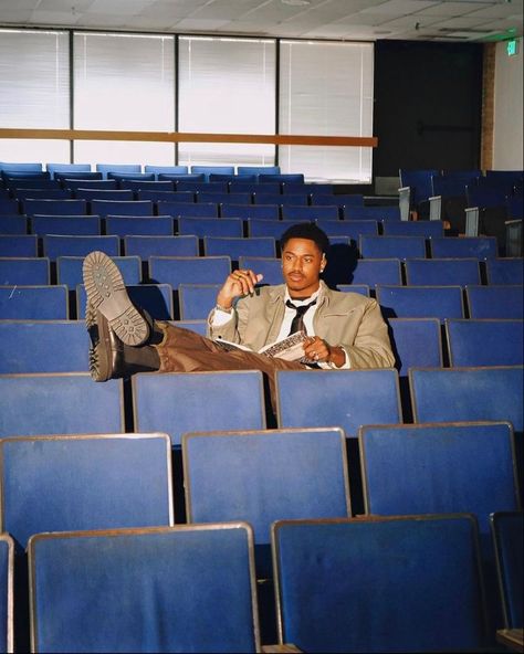 Pictures In Movie Theatre, Creative Grad Photoshoot, University Photoshoot Ideas, Black Scientists Aesthetic, Black Men Photoshoot Ideas Creative, Grad Pics Men, Auditorium Photoshoot, Movie Theater Photoshoot Ideas, Grad Photos Men