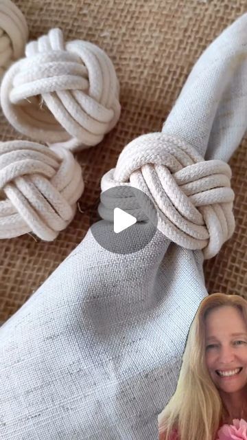 Thousands of Tips on Instagram: "Dinner party prep on a budget?  Level up your tablescape with this easy DIY napkin holder!  Imagine transforming natural cotton rope into a beautifully braided masterpiece using a simple technique.  This project adds a touch of rustic charm to your table setting and is perfect for holding your napkins in style.  So ditch the boring napkin rings and embrace the natural beauty of cotton rope! creat your own braided cotton rope napkin holder masterpiece!  Credits: @ilustrano   #DIYNapkinHolder #BraidedCottonLove #SomethingUnique #USA #Indonesia #BudgetFriendlyTablescape #RusticCharmVibes #NaturalFiberMagic #NapkinRingUpgrade #GetCreativeWithMe #MakeItYourself #TableSettingGoals #SustainableStyle #DIYHomeDecor #RepurposeReduceReuse #USA #ShowOffYourSkills #Foll Rope Napkin Rings Diy, Ideas For Napkin Rings, Diy Napkin Rings Easy, Diy Napkin Holder Rings, Christmas Napkin Rings Diy, Napkin Rings Diy Ideas, Diy Christmas Napkin Rings, Crochet Napkin Rings, Diy Christmas Napkins