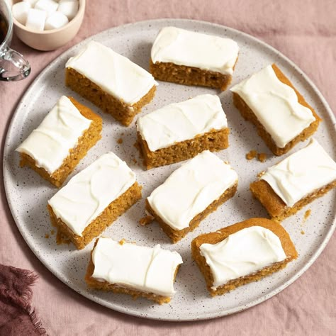 Pumpkin Bars Pumpkin Bars Taste Of Home, Pampered Chef Pumpkin Bars, Pauls Pumpkin Bars, Taste Of Home Pumpkin Bars, Fall Dessert Bar, Pumpkin Baking, Layered Pumpkin Cheesecake, Oatmeal Pie, Bars Dessert