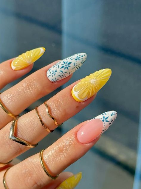 Lemon Nail Art Summer, Summer Ideas For Nails, Lemon On Nails, Summer Lemon Nails, Lemon Gel Nails, Orange And Lemon Nails, Lemon Themed Nails, Almafi Coast Nails, Lemon Inspired Nails