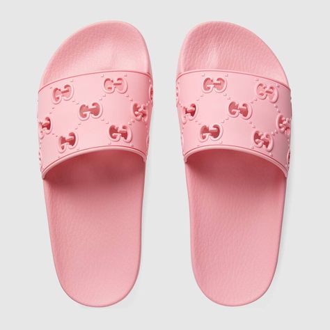 Shop the Pink Rubber Women's GG Slide Sandal at GUCCI.COM. Enjoy Free Shipping and Complimentary Gift Wrapping. Pink Gucci Slides, Gucci Slides, Designer Slides, Gucci Pink, Pink Slides, Mode Zara, Gucci Gifts, Slides For Women, Accessories Packing