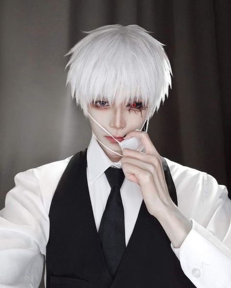 Tokyo Ghoul Cosplay, Amazing Halloween Makeup, Kaneki Ken, Best Cosplay, Cute Anime Guys, Tokyo Ghoul, Cosplay Anime, Halloween Makeup, Jujutsu