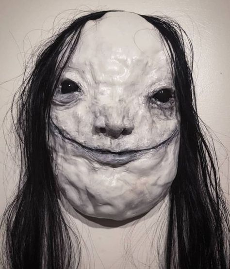 Creepy Sculptures, Creepy Masks, Creepy Creatures, Scary Images, Clay Monsters, Creepy Toys, Creepy Core, Creepy Faces, Creepy Monster