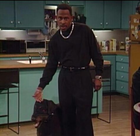 Martin reenacting New Jack City  #OneOfMyFavEpisodes Martin Lawrence Show, Martin And Gina, Black 90s Fashion, New Jack City, Black Tv Shows, Martin Show, Scene Shirt, Martin Lawrence, Black Tv