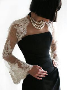 Lace bolero Vintage Inspired Wedding Dresses, Fest Outfits, Lace Bolero, Classic Black Dress, فستان سهرة, Mode Inspiration, Lace Sleeves, Fashion Details, Look Fashion