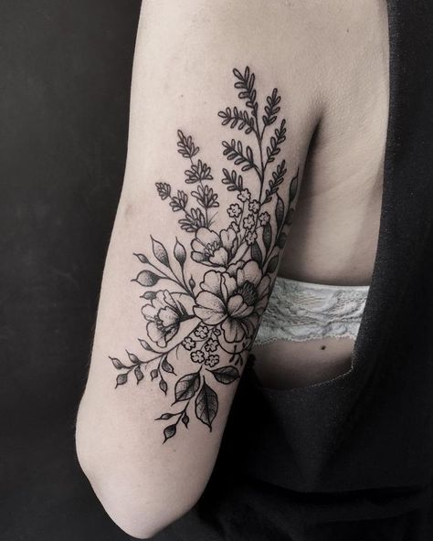 Upper Arm Tattoos For Women Flowers, Family Birth Flower Tattoo Half Sleeves, Floral Half Sleeve Tattoo Upper Arm, Floral Line Tattoo, Tricep Tattoos Women, Back Tattoo Women Upper, Bicep Tattoo Women, Tattoos Leg, Plant Tattoos