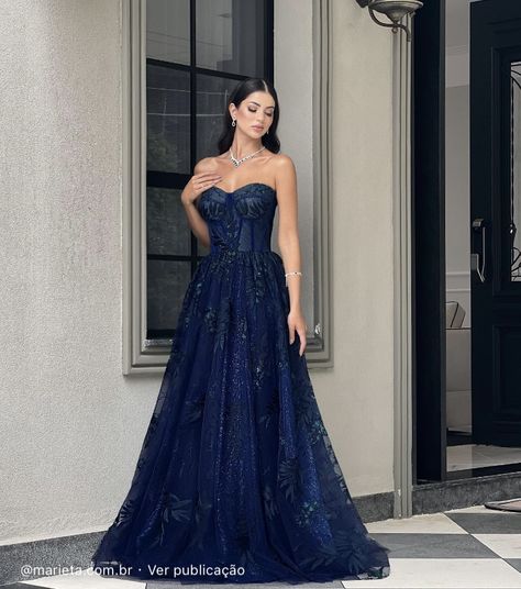 Midnight Blue Prom Dresses, Matric Dance Dresses, Prom Dress Inspo, Black And Blue Dress, Blue Ball Gowns, Classy Prom Dresses, Stunning Prom Dresses, Elegant Prom Dresses, Prom Dress Inspiration