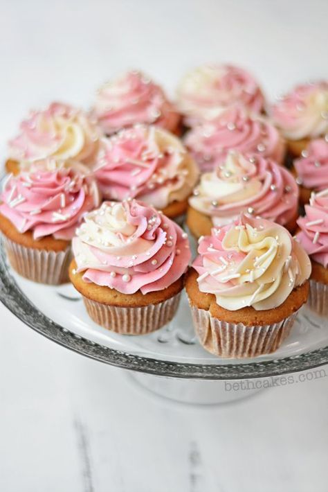 Champagne Frosting, Garden Cupcakes, Champagne Cupcakes, Dessert Gifts, Shower Cupcakes, Baby Shower Cupcakes, Yummy Cupcakes, Food Cakes, Let Them Eat Cake