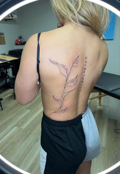 Eagle Back Tattoo, Back Tattoo For Women, Dope Tattoos For Women, Dream Tattoos, Tat Ideas, Tattoo Set, Feminine Tattoos, Dope Tattoos, Simplistic Tattoos