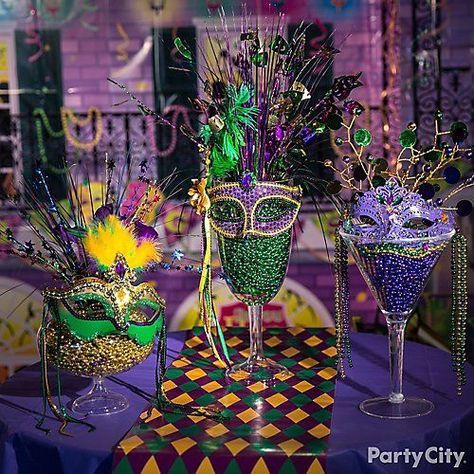 Decorating Ideas Party, Mardi Gras Cocktails, Mardi Gras Diy, Mardi Gras Party Decorations, Madi Gras, Mardi Gras Wedding, Masquerade Party Decorations, Theme Carnaval, Mardi Gras Centerpieces