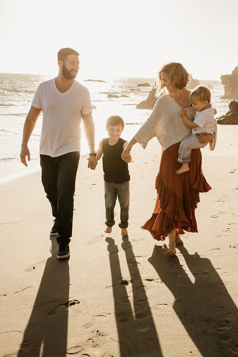 The Quintessential Family Beach Session - Christy Kendall Photography Family Photoshoot Seaside, Jean Shorts Family Photoshoot, Family Of 4 Photoshoot Beach, Winter Beach Family Photos, Fall Beach Pictures, Beach Family Photoshoot Outfits, Family Beach Pictures Poses, Family Beach Pictures Outfits, Beach Family Photoshoot