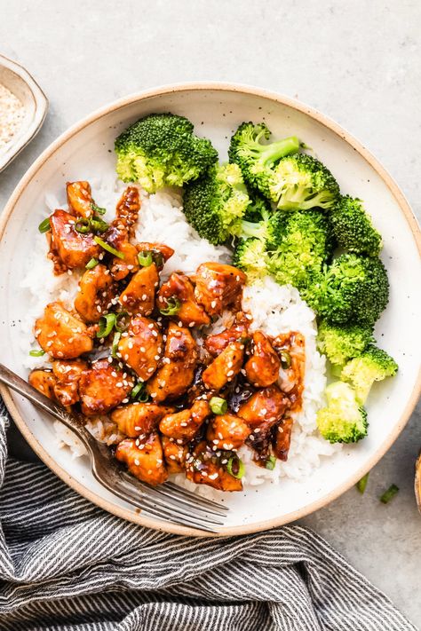 Skinnytaste Dinner, Healthy Sesame Chicken, Chicken Delight, Vegan Paleo Recipes, Sesame Chicken Recipe, 2024 Recipes, Lunch Appetizers, Chinese Takeout, Skinnytaste Recipes