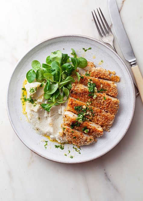 Cauliflower Schnitzel Simple Garlic Butter, Mock Chicken, Breaded Steak, Cauliflower Mash, Gluten Free Bread Crumbs, Cauliflower Steaks, Salad Leaves, Mashed Cauliflower, Vegan Recipes Healthy