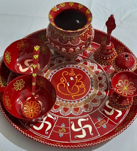 Puja Thali Painting, Pooja Thali Painting, Loti Design Painting, Thali Painting Design, Thali Making Ideas, Pooja Plate Decoration, Pooja Thali Design, Kalash Painting Design, Puja Thali Decoration Ideas