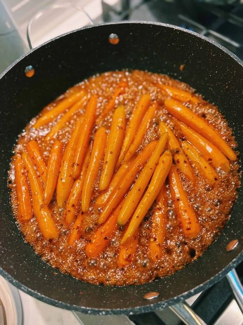 Honey Soy Carrots, Carrots Asian Style, Carrot Slices Recipes, Mushrooms And Carrots, Long Carrots Recipe, Asian Carrot Recipes, Soy Sauce Carrots, Chinese Carrots Recipe, Sauteed Baby Carrots