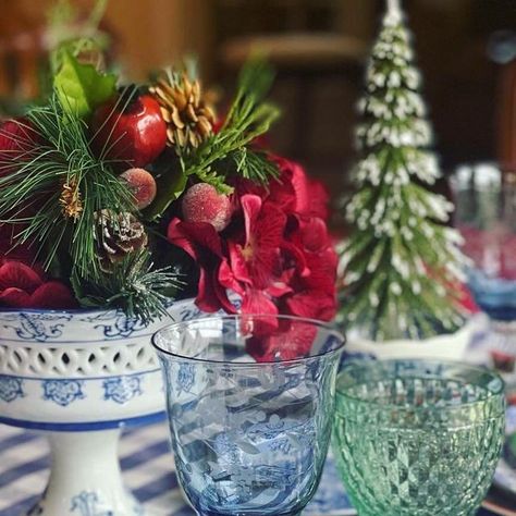 Spode US on Instagram: "Traditional Christmas blues 🎄 💙 @addictedtochina created the perfect, festive holiday look for any blue and white lover using Blue Italian, Christmas Tree, and Christmas Tree Tartan. 📷 by @addictedtochina" Christmas Tree Tartan, Buffet Plate, Iconic Christmas, Italian Pattern, Italian Christmas, My First Christmas, Traditional Christmas, Holiday Looks, Festive Holiday