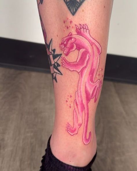 Joshua Franklin on Instagram: "Got todo this lovely pink panther today 💕🫶🏻🤩 thank you @tough_cookies_ for sitting so well as always" Pink Leopard Tattoo, Pink Tiger Tattoo, Pink Tattoo Ideas, Hot Pink Tattoo, Pink Panther Tattoo, Pink Ink Tattoo, Pink Tattoo Ink, Leopard Tattoos, Stencil Outline