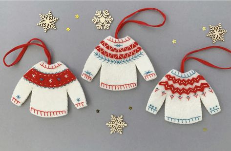 Cross Stitch Xmas Ornaments, Hand Sewn Ornaments, Diy Felt Christmas Ornaments, Cloud Craft, Modern Embroidery Kit, Christmas Windows, Felt Crafts Christmas, Felt Ideas, Felt Christmas Decorations