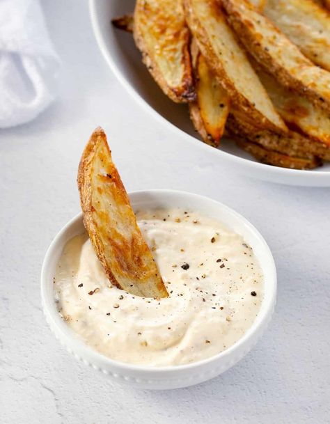 Creamy Horseradish Aioli in just 5 minutes! Horseradish Aioli Recipe, Fry Dip, Mayo Sauces, Horseradish Aioli, Aioli Recipes, Prime Rib Sauce, Homemade Horseradish, Steak Sauce Recipes, Creamy Horseradish