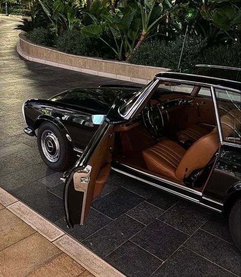 Vision Board2025, 2024 Inspiration, Old Vintage Cars, Chic Vibes, Dream Journal, Classy Cars, Pretty Cars, Love Car, My Dream Car