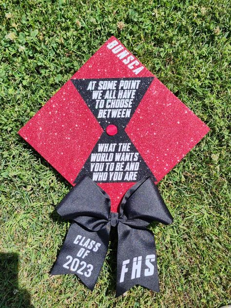 https://instagram.com/apocketfullofcrafty?igshid=MzRlODBiNWFlZA== Ladybug Graduation Cap, Wrestling Graduation Cap Ideas, Grad Cap Ideas Marvel, Mha Graduation Cap, Avengers Graduation Cap, Red Grad Cap Ideas, Grad Cap With Bow, Marvel Grad Cap, Marvel Graduation Cap