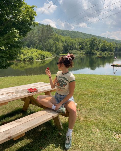 only thing greener than vermont are these @earthshoesusa sneakers — inspired by the earth and the most comfy shoe I own 🌎🌳💚🌱 #ad Vermont Outfits, Vermont Summer, Comfy Shoe, Lake Style, Peace Illustration, Women Photography Poses, Comfy Shoes, Fashion Poses, School Outfit