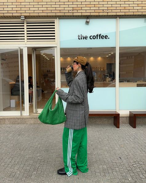 Adidas Track Pants Outfit Woman, Adidas Track Pants Outfit, Green Track Pants, Track Outfits, Track Pants Outfit, Adidas Track Pants, Comfy Chic, Adidas Outfit, Next Clothes