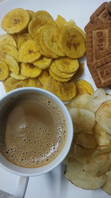 Evening time chai time Chai Pakoda Snapchat, Chai And Biscuit, Wafers Snap, Chai Biscuit Snap, Parle G Biscuits, Chai Tea Pics, Tea Snap, Potato Wafers, Parle G