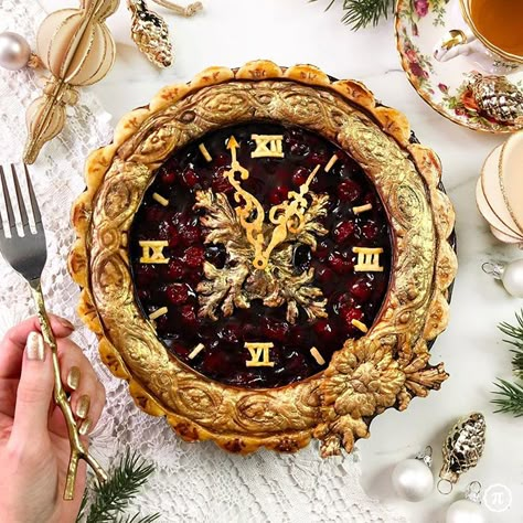 25 Pies That Look Too Good To Eat, Including A Festive Baby Yoda Christmas Pies, Pie Crust Art, Crust Designs, Pie Designs, Pie Crust Designs, Pie Art, Pies Art, Christmas Pie, Pastry Art