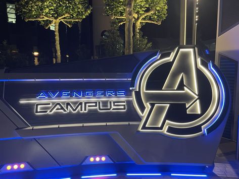 The new Avengers Campus at Disneyland Paris opened in the Summer of 2022 and is ready for exploration! The campus has been created to give fans a taste of the action and adventure of the Marvel Cinematic Universe. It features a collection of high-tech attractions and entertainment. With a focus on teamwork and problem-solving, guests are invited to join forces with some of their favourite Marvel Super Heroes and explore the world of the Avengers. Visitors to the Avengers Campus at Walt... Avengers Characters, Marvel Merchandise, Disney Background, New Avengers, Walt Disney Studios, Disney Studios, Marvel Fan, Classic American, Disneyland Paris