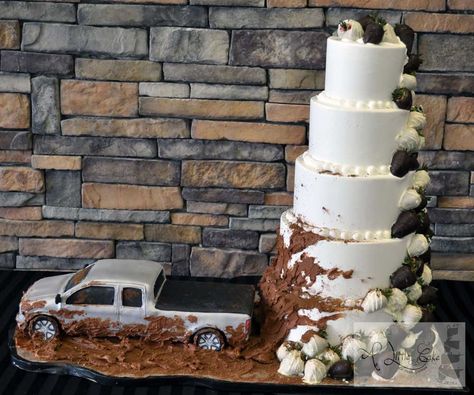 Buttercream Iced Wedding Cakes - A16 Mudding Wedding Cakes, Funny Grooms Cake, Western Wedding Cakes, Country Western Wedding, Western Themed Wedding, Country Wedding Cakes, Grooms Cakes, Country Theme Wedding, Camo Wedding