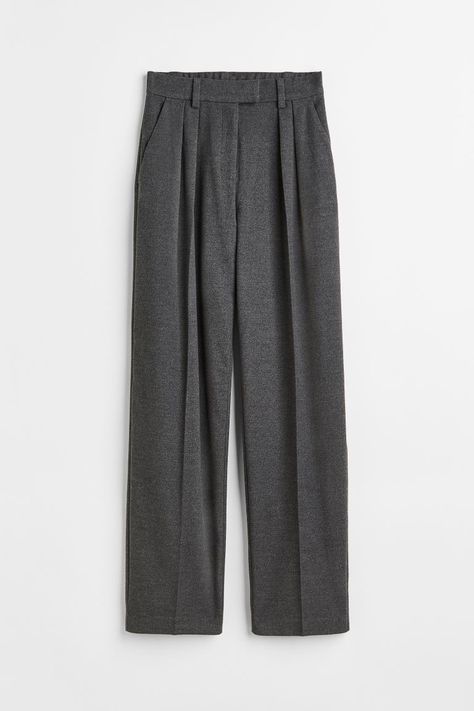 High-waisted tailored trousers - Dark grey - Ladies | H&M GB Layered Turtleneck, 2017 Style, Millennials Fashion, Fitted Dress Pants, How To Look Rich, High Waist Dress, Lady Grey, Minimalist Wardrobe, Ribbed Knit Sweater