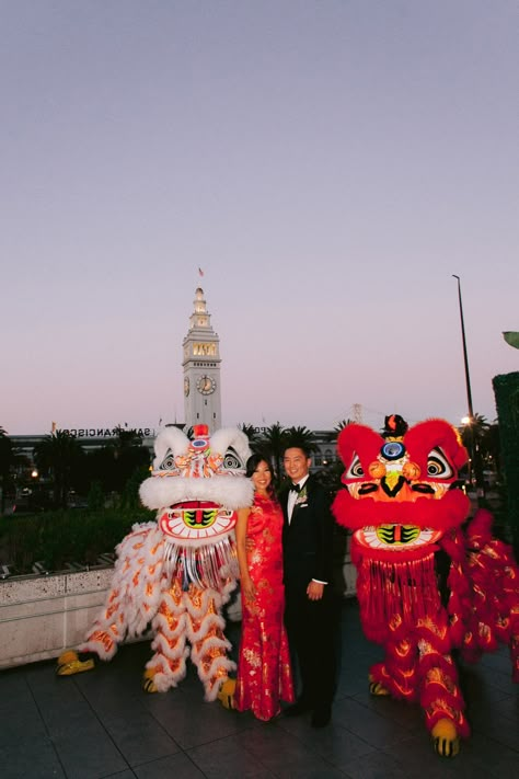 Downtown San Francisco Wedding at Harborview Restaurant & Bar Taiwan Wedding, Lounge Vibes, Tea Ceremony Wedding, 2026 Wedding, Double Happiness Wedding, Modern Chinese Wedding, Chinese Party, Wedding Chinese, Chinese Wedding Decor